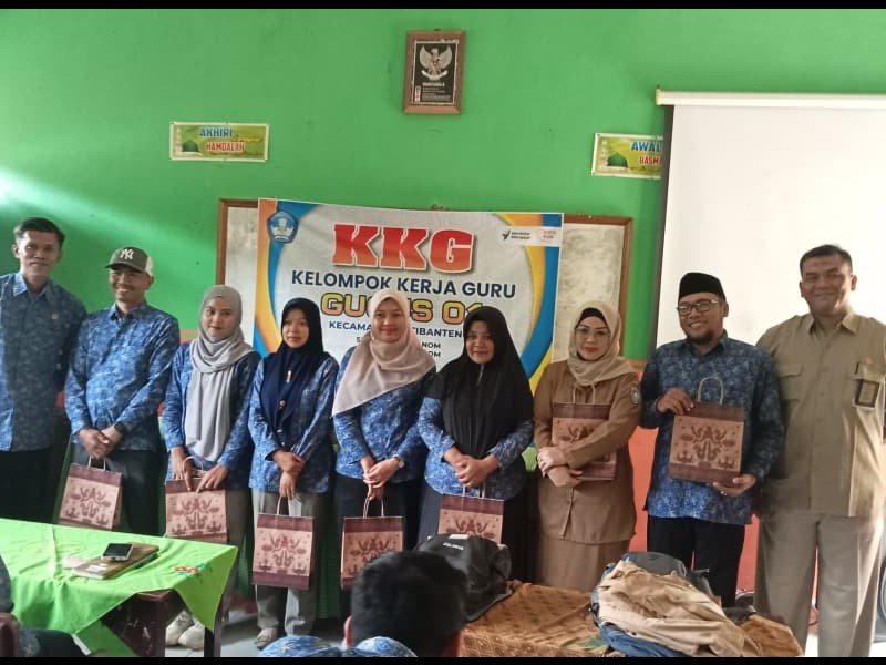 Kegiatan Rutin KKG Gugus 1 Dengan Acra ( Pisah kenang ASN dan GTT yang dimutasi )