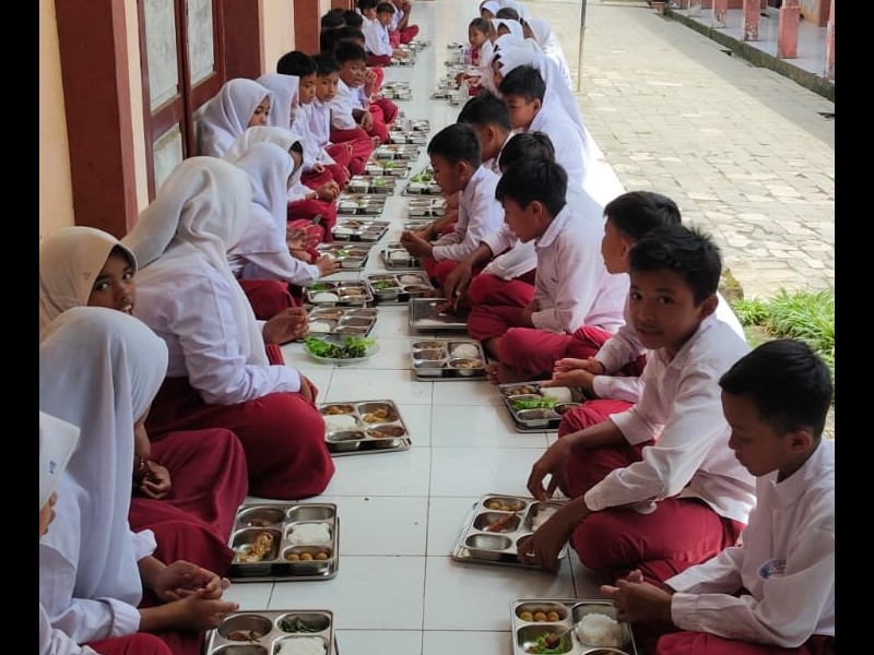 Memaknai Program Makan Bergizi Gratis (MBG) di SDN 3 PATEMON